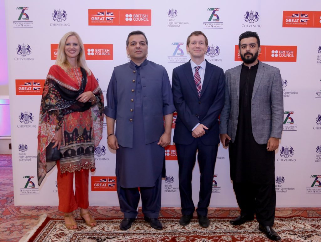 ukinpk's tweet photo. These scholarships will enable talented students from Pakistan to take up a life-changing opportunity to develop their careers in their chosen fields, and then to harness the experience to make a greater impact for good when they return home. @pkBritish @nishatriaz https://t.co/lZpKhUt12o