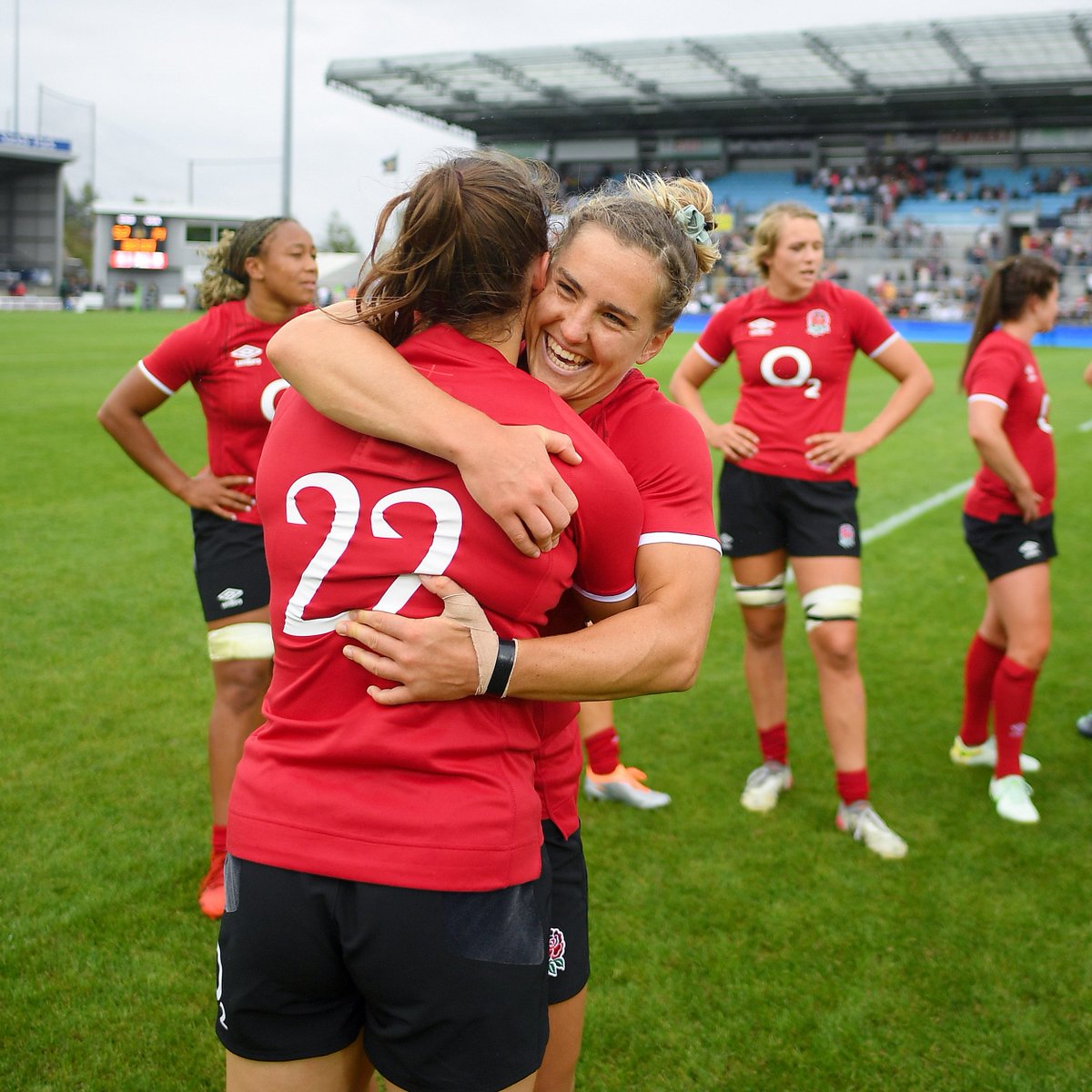 Nearly a year ago @claud_macdonald was worried she might never play rugby again after a serious neck injury which threatened her career. Today, she scored two tries in a fine individual performance against USA 👏👏 𝗔 𝗗𝗥𝗘𝗔𝗠 𝗖𝗢𝗠𝗘𝗕𝗔𝗖𝗞 🙌 #ENGvUSA | #RedRoses