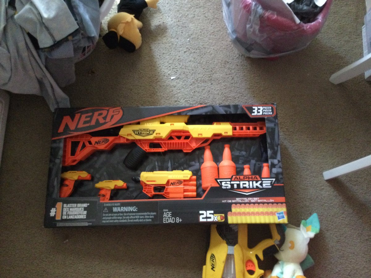 L0gicism's tweet photo. //check it, got all this from a thrift store https://t.co/6klTbJWyb8