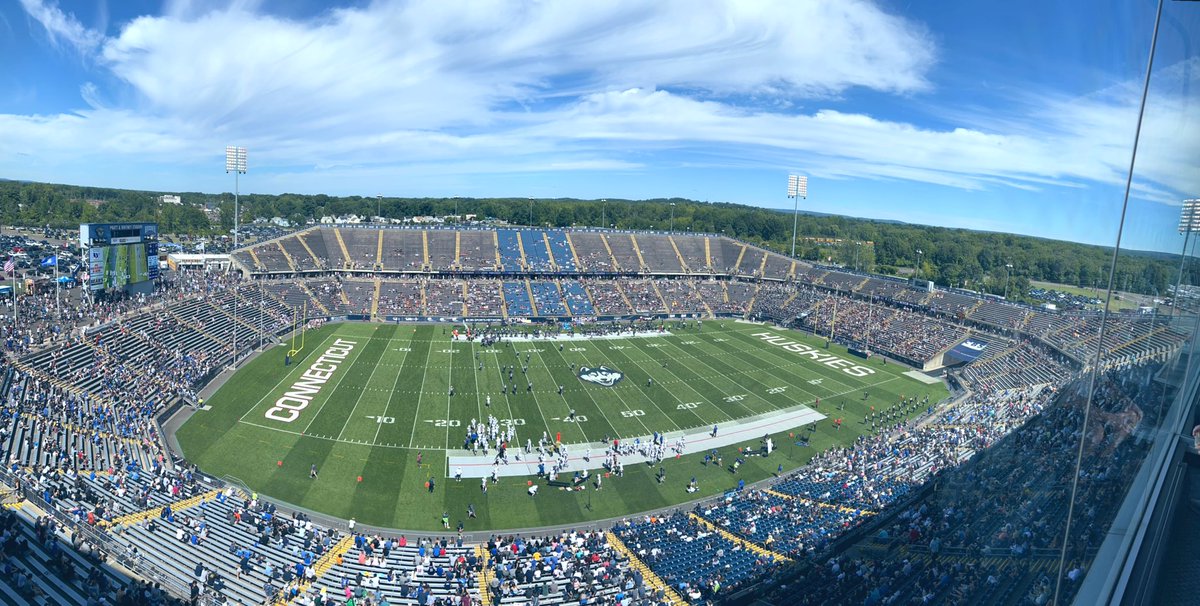 VanessaW's tweet photo. A beautiful day for the @UConnFootball home opener at @RentschlerField!! #LetsGoUConn 🏈 https://t.co/knqfLIy4UM