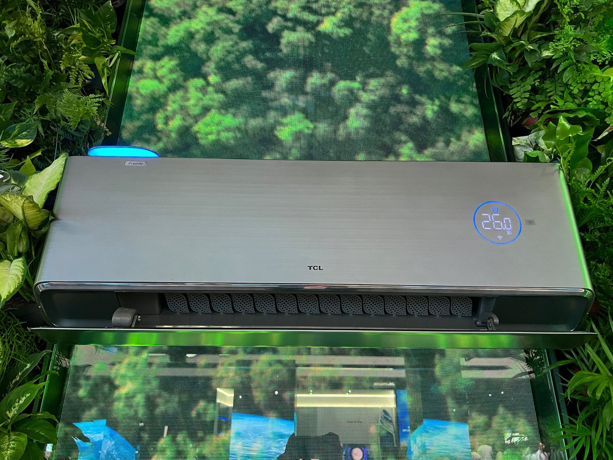 Technikfaultier's tweet photo. Werbung - Ich komme gerade von der #IFA2022 von TCL und habe mir ganz euphorisch die neuen Produkte angeschaut. MEGA 😄❤️ Mehr Infos gibt’s hier: https://t.co/JlpQhbZImY #TCL #ShowIsOn #TCLInspireGreatness @TCL_Global https://t.co/XQgHqypWjE