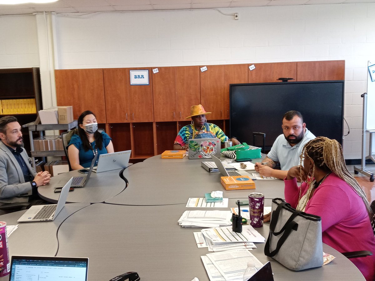 ShelbyKershunda's tweet photo. PLCs in the "Owlsnest" are always onpoint. #Flight800
#SoaringtoNewHeights
@osborneowls
@sandeedavis @tinatillmon86 https://t.co/2BRfutf8xI