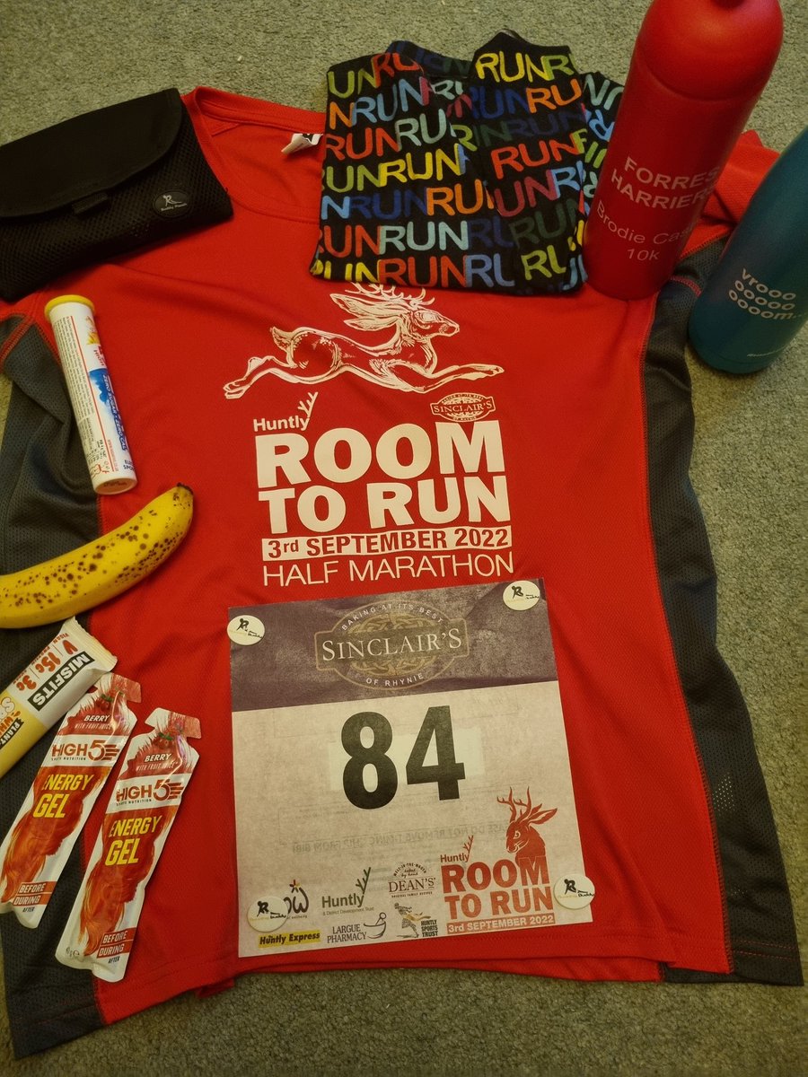 galargue's tweet photo. What better way to spend a day off by running a tough Half Marathon. Would have been happy with sub 2hrs 20 mins got 2hrs 4 mins my 2nd fastest half time. Delighted even though legs objecting still. Lots of food stalls at the end too. #roomtorun @HuntlyHAIRST https://t.co/IwiQc3QrmB