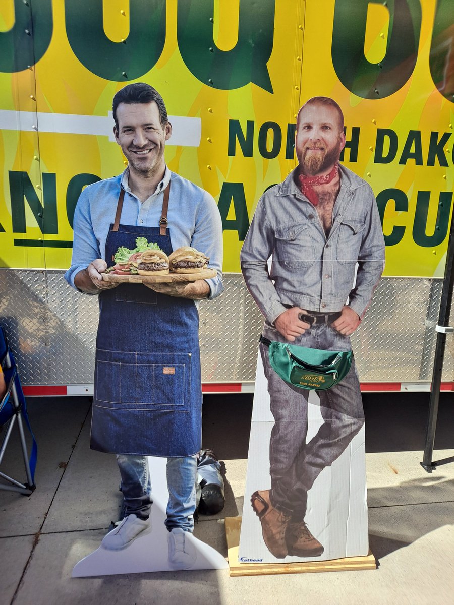ColinCardboard's tweet photo. Watch out ladies! Tony and I are hittin' the town tonight... #NDBeef #TryOurMeat #ColinItsWhatsForDinner https://t.co/2s9JBCjd5T