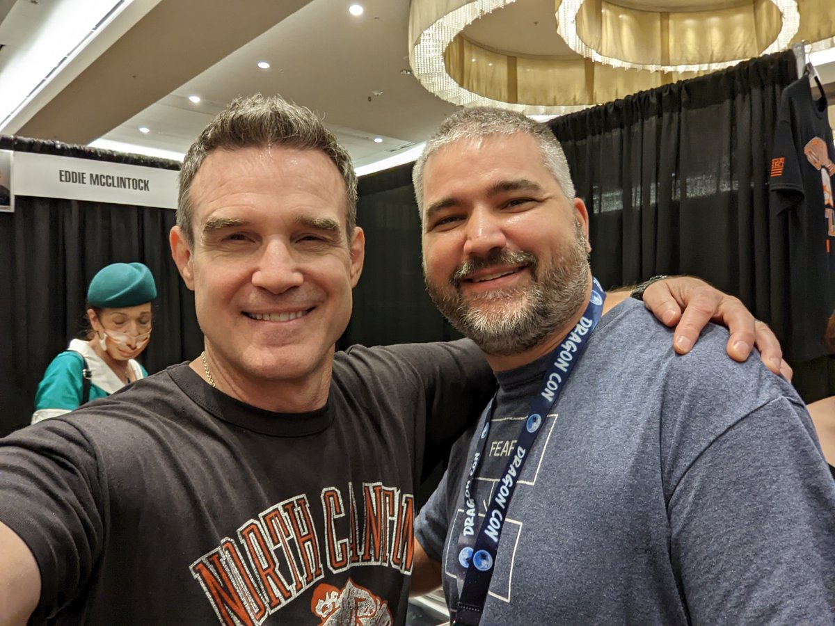 mtclemente's tweet photo. Finally got to meet the awesome @EddieMcClintock and it was worth the wait from #DragonCon2019 until #DragonCon2022 #RebootWarehouse13 @warehouse_13 https://t.co/MKV4ZKRhnr