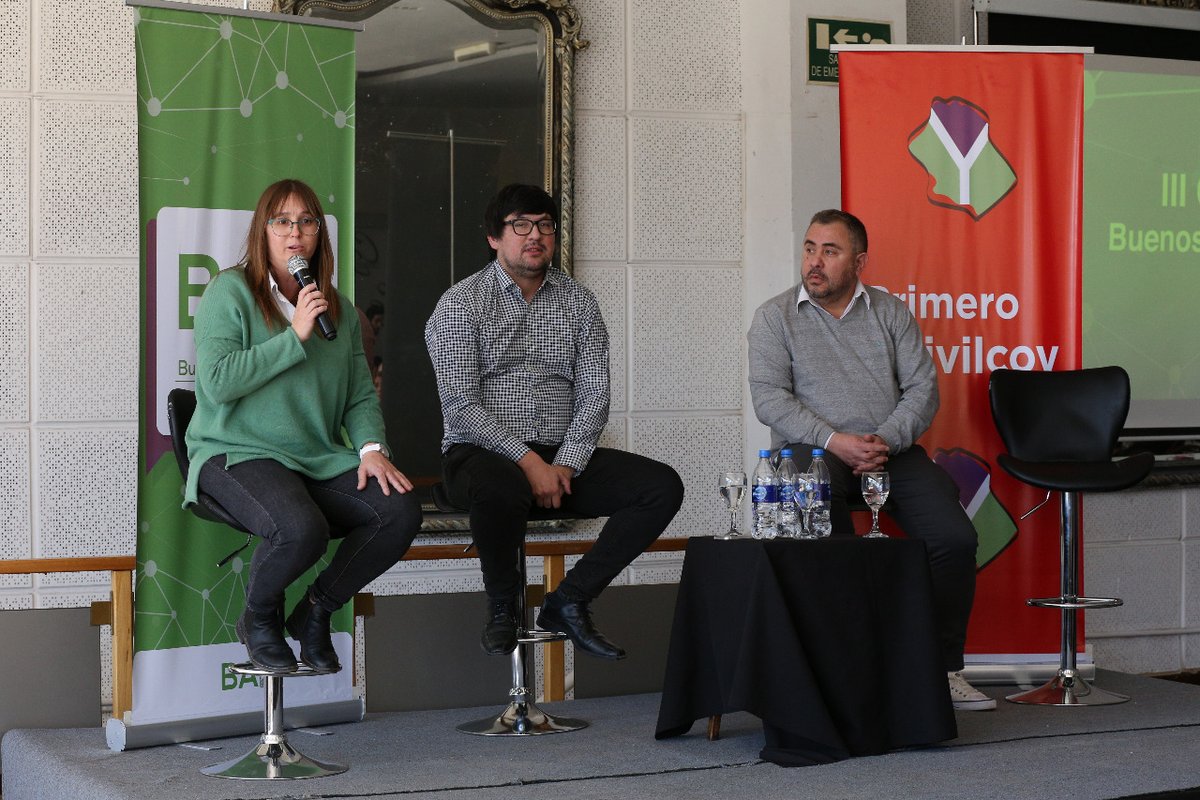 porchivilcoy's tweet photo. #AHORA 4° Panel - Creatividad y Conocimiento: Vecinalismo y Desarrollo Local y Comunitario, de la mano de Pelu Morelli, Lucha Stefanelli y Gustavo Leiva 

@BritosGuillermo 
@baprimero 
@SabellaMarcela https://t.co/vaiKcGa5QD