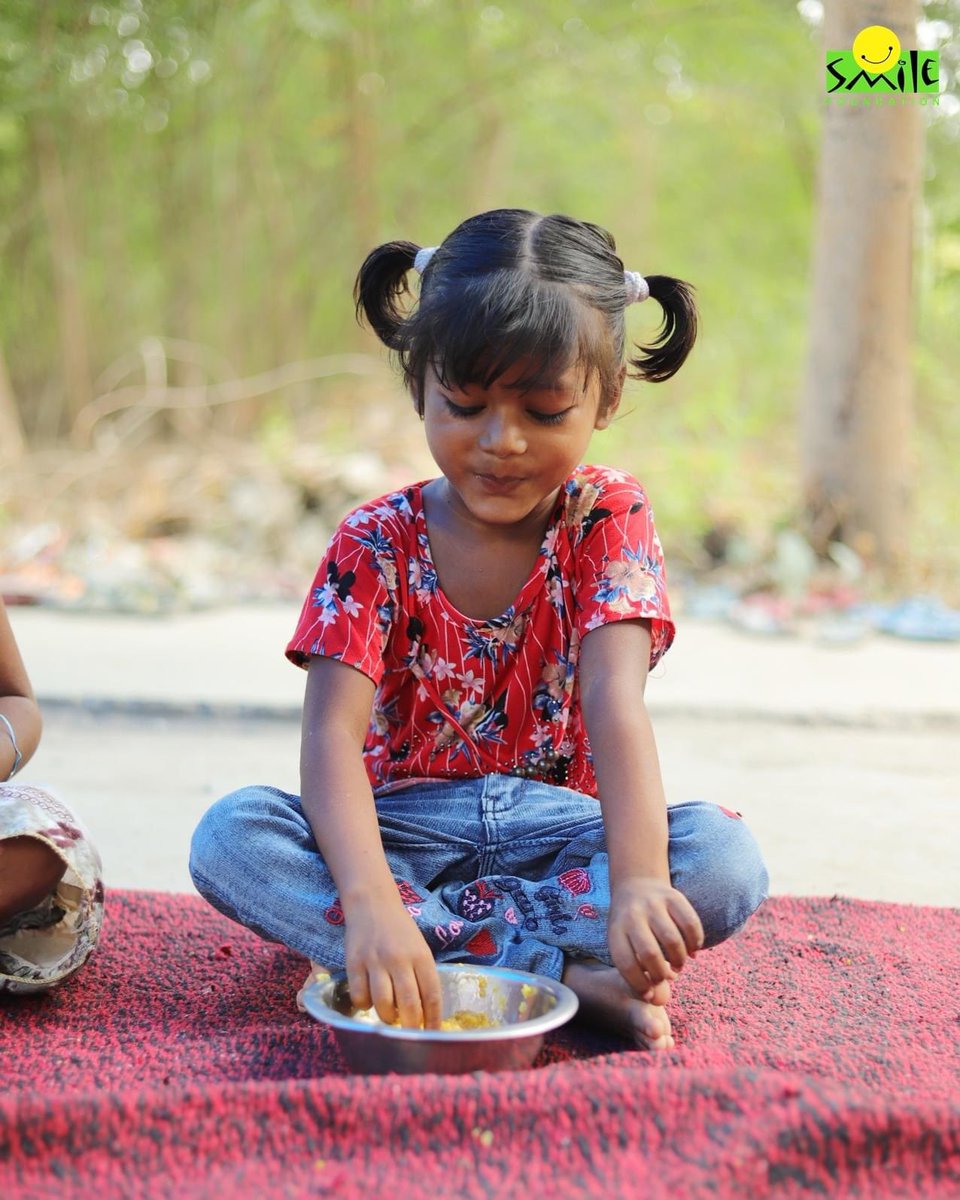 smilefoundation's tweet photo. At Smile Foundation's #MissionEducation Centres across India, emphasis is laid on providing nutritional support in addition to education of children from less privileged families as providing nourishment to children is equally important.
https://t.co/KR0TdN6US6
#PlateHalfFull https://t.co/UzbRWrTo3C