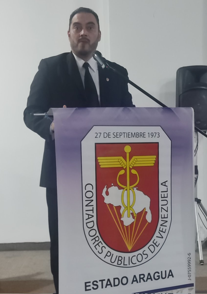 jhermerino's tweet photo. Palabras del Presidente de @FccpvOficial, el Lcdo. @luisveloznet en el evento de @ccpAragua @vigmariv @SusanaApostol @raulgilarias https://t.co/h9PQSmwqfw