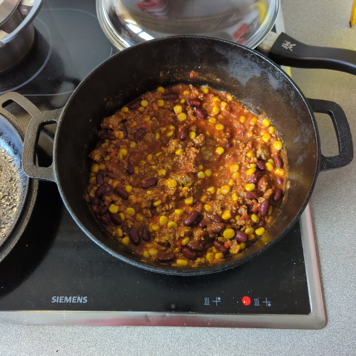 Today it gives Chili con Carne <a href="/JimPanseGamer/">DieserJimPanse 👾</a>