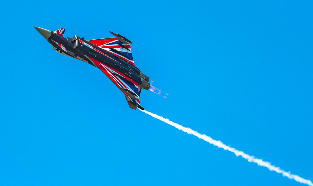 BmthAirFest's tweet photo. It's #PhoonTime! Listen to that Roar from the @RAFTyphoonTeam!
#BmthAirFest #LoveBournemouth #BringTheNoise https://t.co/7By0YpYS4D
