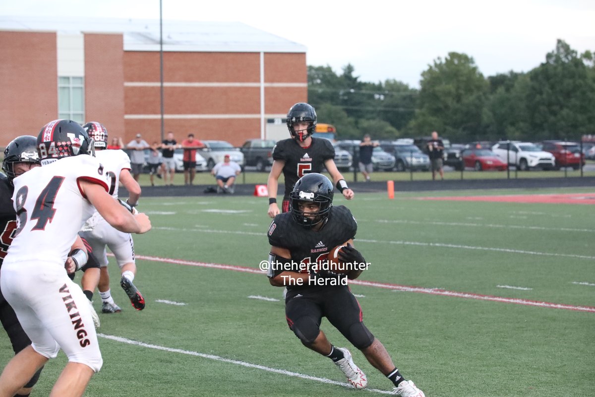 Hunter Tickel (@byhuntertickel) on Twitter photo Week 3 🏈📸part 2⃣.
Here's my humble brag, the <a href="/DuboisCoHerald/">Dubois County Herald</a> sports writers put gamers/features, box scores and shot photos that made this morning's 📰(as usual).
There's live-tweet videos and post-game 🎞️and photos too.
#ProudJourno
instagram.com/p/CiC8VG8uHwq/ Week 3 🏈📸part 2⃣.
Here's my humble brag, the <a href="/DuboisCoHerald/">Dubois County Herald</a> sports writers put gamers/features, box scores and shot photos that made this morning's 📰(as usual).
There's live-tweet videos and post-game 🎞️and photos too.
#ProudJourno
instagram.com/p/CiC8VG8uHwq/