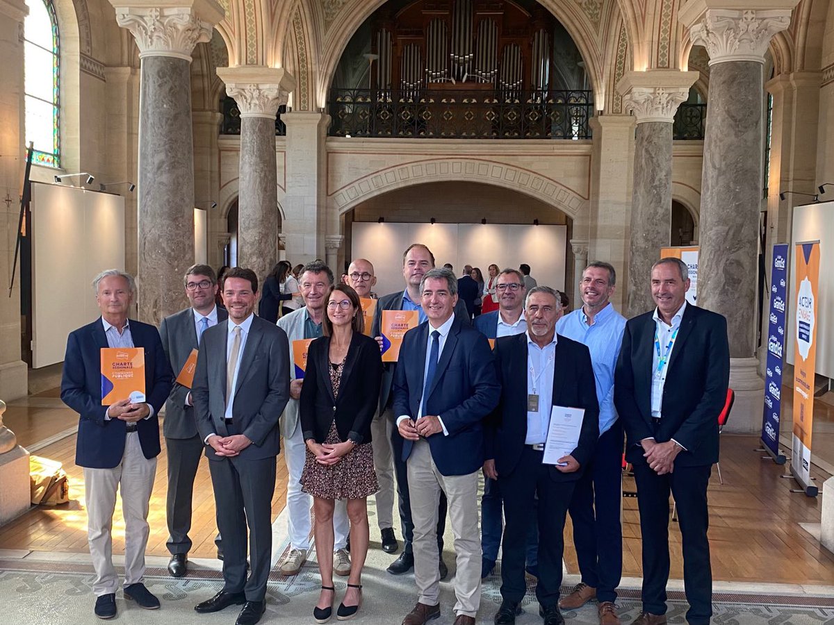RCPGrandEst's tweet photo. [#FoiredeChalons] Bravo et merci aux 9 nouveaux signataires de la #Charte Régionale de la #CommandePublique qui rejoignent le tour de table des acteurs engagés pour un achat vertueux et au service de la #relance économique ! https://t.co/shiTKsoxNa