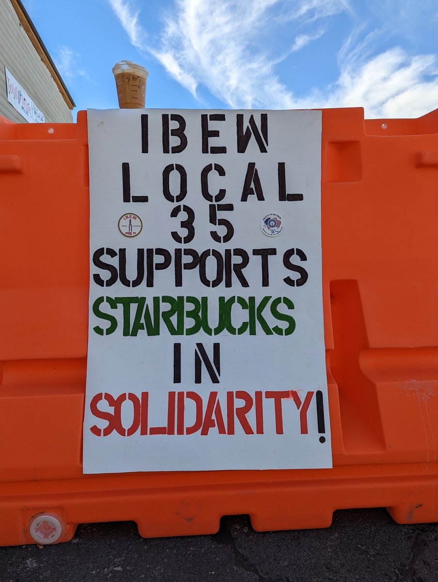 ConnAFLCIO's tweet photo. CT @AFLCIO President @EHawthorne3 was joined this morning by @IBEW
Local 35, Sen. @DerekSlap, @ConnectiCOSH &amp; more to support the workers with the @CCSBWU! Join the solidarity sip in from now until 3pm #NoContractNoCoffee https://t.co/D0ChbqtUxV
