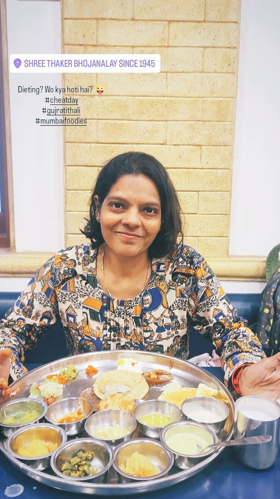 Another thing off the #foodie bucket list. The awesome Gujrati thali at <a href="/ShreeThaker/">Shree Thaker Bhojanalay</a>! So stuffed that I could barely move and feel full after walking 6k+ steps post lunch. 😅

#Mumbai #foodblogger #weekendmood #familyfun #family