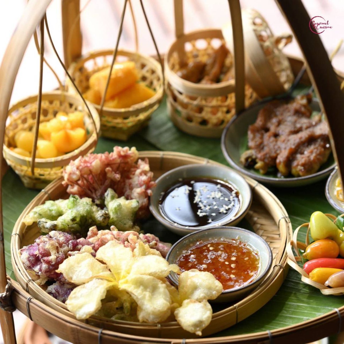 gourmetthai's tweet photo. อยากหามุมจิบชายามบ่ายที่ได้ฟีลแบบไทยแท้ ต้องมาที่ เรือนมัลลิการ์ ร้านอาหารไทยในเรือนไม้สักสมัยรัตนโกสินทร์ตอนต้นอายุกว่า 200 ปี จิบชาเพลินใจ แทบไม่อยากลุกไปไหนเลย
.
📍 สุขุมวิท ซอย 22
.
#gourmetandcuisine
#gcreview https://t.co/Wrqx3S7rSw