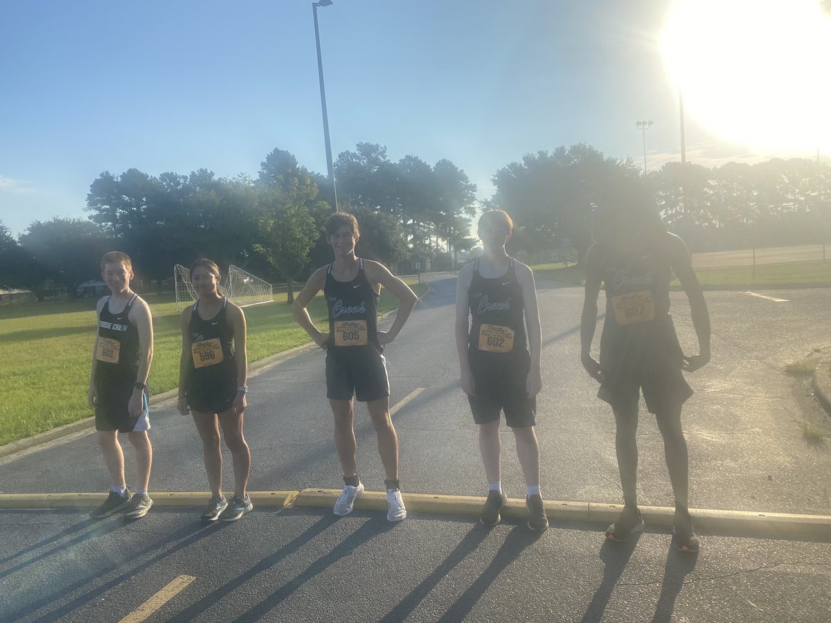 xc_gchs's tweet photo. They did great! Hills and all! Shout-out to Quez Lowe who PR’D at a 23.32! @GooseCreekHigh @GCGatorAthletic https://t.co/Dkrs1IwcQw