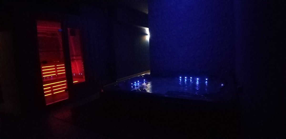 LambrateHot's tweet photo. @SaunaLambrate VIA PONTE DI LEGNO 3 
🔞🔝🔥 #hot #club per nuovi #incontri per #coppie #singoli e #singole https://t.co/D2jpHd5kit