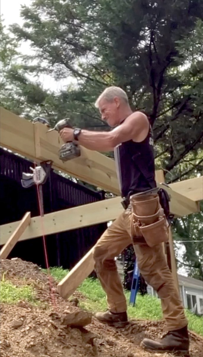 MyFixitUpLife's tweet photo. π§°Hereβs a #diytip for setting a deck beam when working alone.
π https://t.co/1RkAJOrLtS #deck #tools https://t.co/DdjMoFzOjr