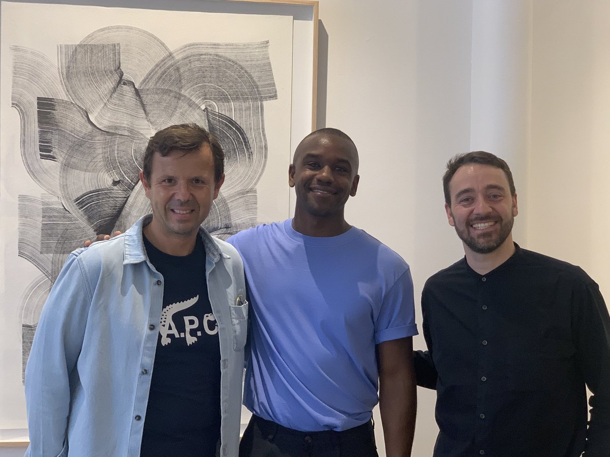 Christophe75007's tweet photo. Magnifique vernissage de l’exposition consacrée à Trey Hurst, artiste et designer US vivant à Bangkok.
Félicitations au dynamique @20JV20 (Jules Viera) qui reprend la direction de @GalerieDeux6 #Paris7
#culture #artcontemporain #patternbuilding #galerie
@mairie7 @datirachida https://t.co/YWKhOtDvsl