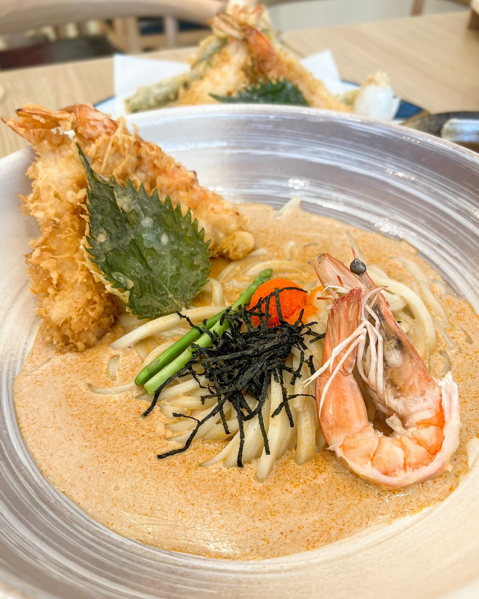 thintomorrowTH's tweet photo. มาลองอุด้งเส้นสดร้านใหม่ Gaga Udon House🍜 สุขุมวิท39 อร่อยแสงออกปากมากกก😍 เค้าทำเส้นสดกันที่หน้าร้านเลย เส้นหนึบหนับแต่ยังนุ่มอยู่ ให้ท็อปปิ้งแน่น เมนู signature โคตรอร่อยยย ครีมเมนไทโกะบีบเลมอนนัวสุดๆ อุด้งครีมกุ้ง หอมมาก เส้นหมดแล้วทานเป็น risotto ได้อีก🥹 @aroii #อร่อยไปแดก https://t.co/tBDla2hGZ8
