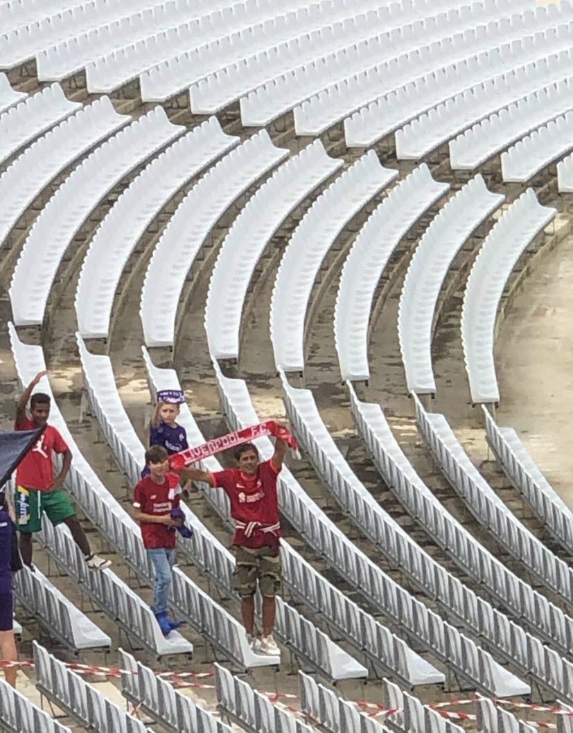 marghiinaa's tweet photo. Non me ne frega niente, questi due si meritano il DASPO. Questa non è rivalità è essere incivili.
#FiorentinaJuventus https://t.co/svVZzCZk51
