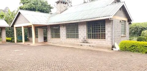 FrenPropertie's tweet photo. 3 BEDROOM HOUSE TO RENT AT KAREN.
This 3 bedroom house is located Lang'atta road off Silanga road,2 bedroom ensuite, stand alone compound,sq for 3 and mazeras floor and fireplace spacious kitchen. Renting at 170k per month. Call 0711294739 https://t.co/T1gKyu0bpx