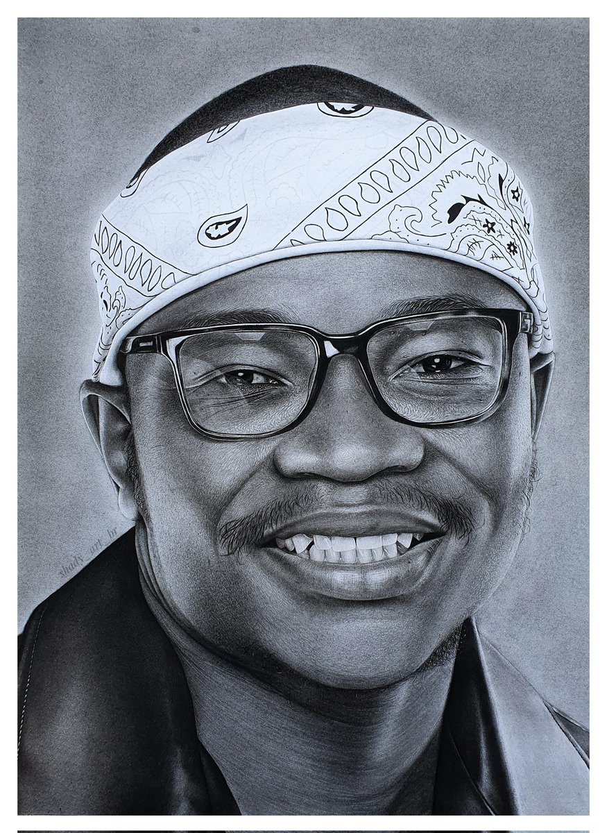 <a href="/MasterKGsa/">MASTER KG</a> charcoal pencil drawing. Very detailed and took me a while to complete

Lets retweet and like till he sees it