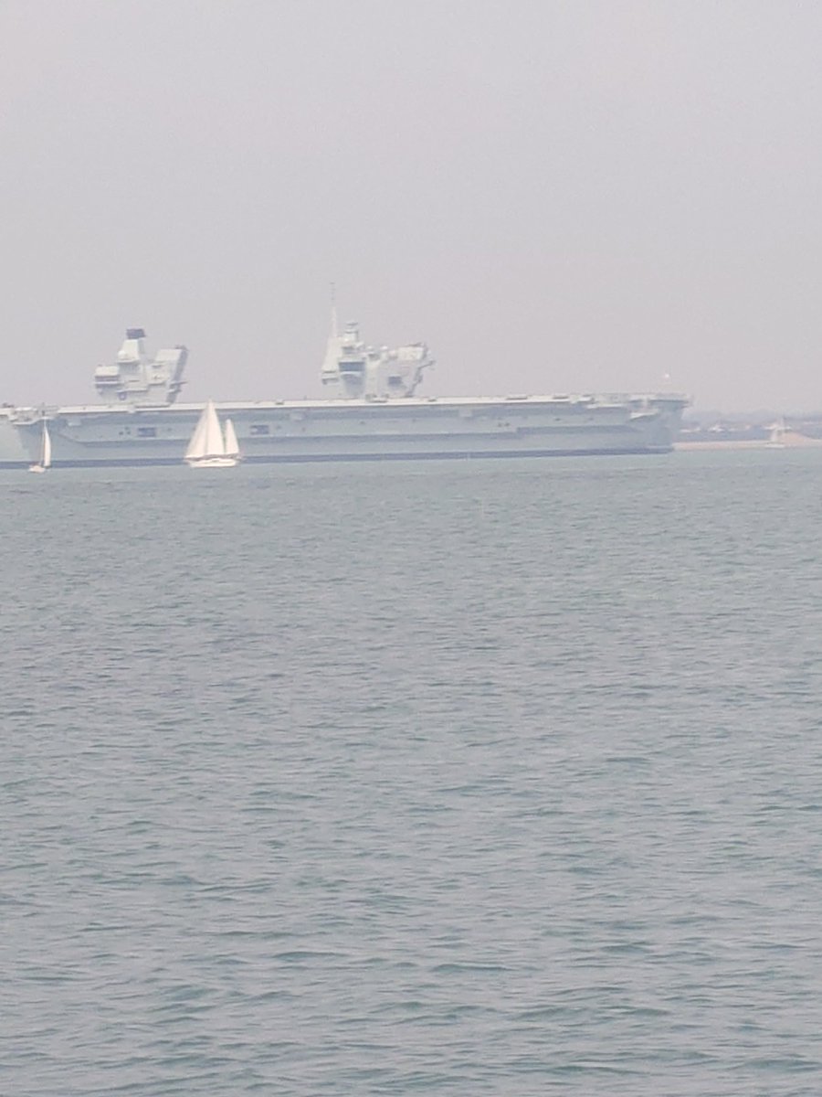 william_higham's tweet photo. Spotted, becalmed from IoW ferry. Kind of general jinx on anything working in this country atmo. https://t.co/BgoO6MBGyT