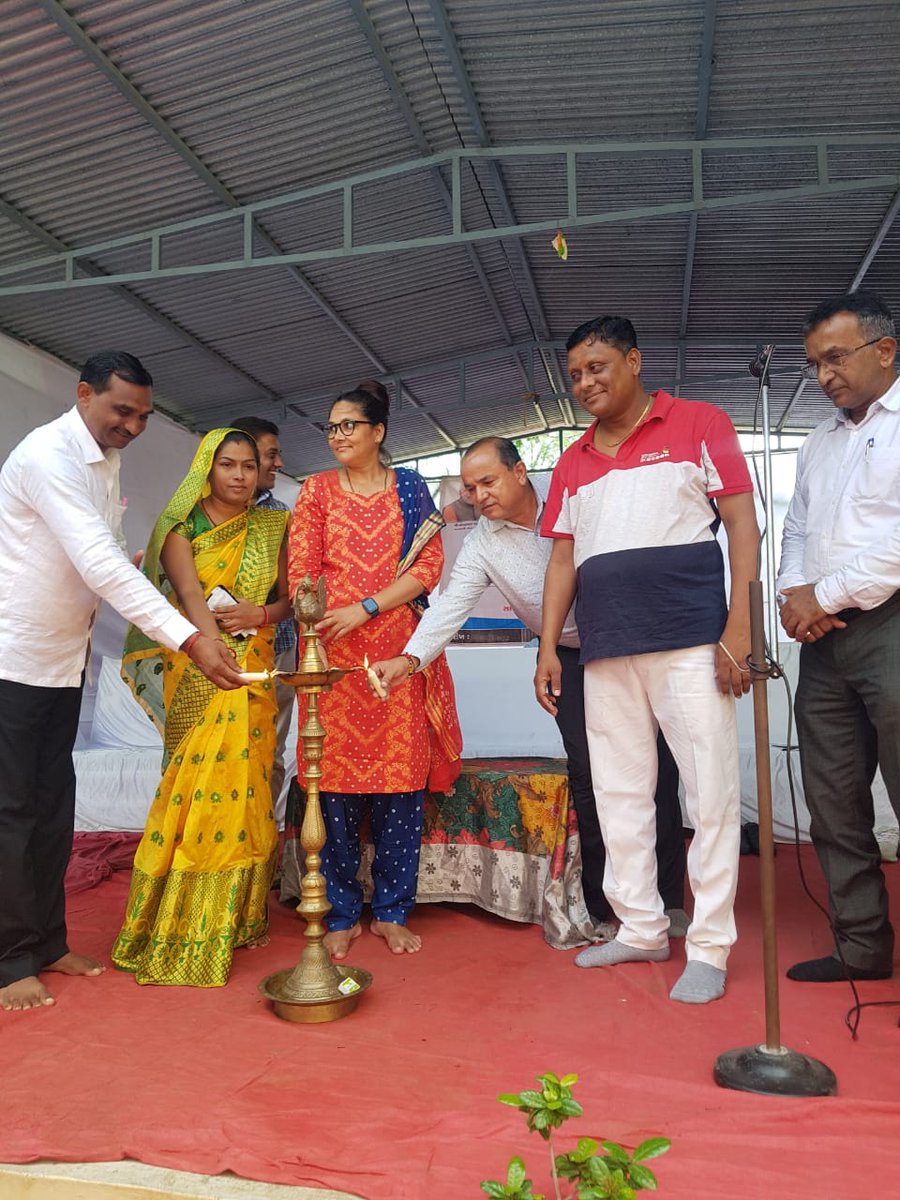 GogPanchmahal's tweet image. પંચમહાલના ઘોઘંબા તાલુકાના પરોલી ગામે આઠમા તબક્કાનો સેવાસેતુ કાર્યક્રમ યોજાયો, કુલ ૮૬૦ અરજીઓનો કરાયો હકારાત્મક નિકાલ.. 

@InfoGujarat @CMOGuj @CollectorGodhra @ddo_panchmahal @MamltdarG @TGhoghamba @pkumarias 

#panchmahal #ghoghamba #paroli 
#sevasetu