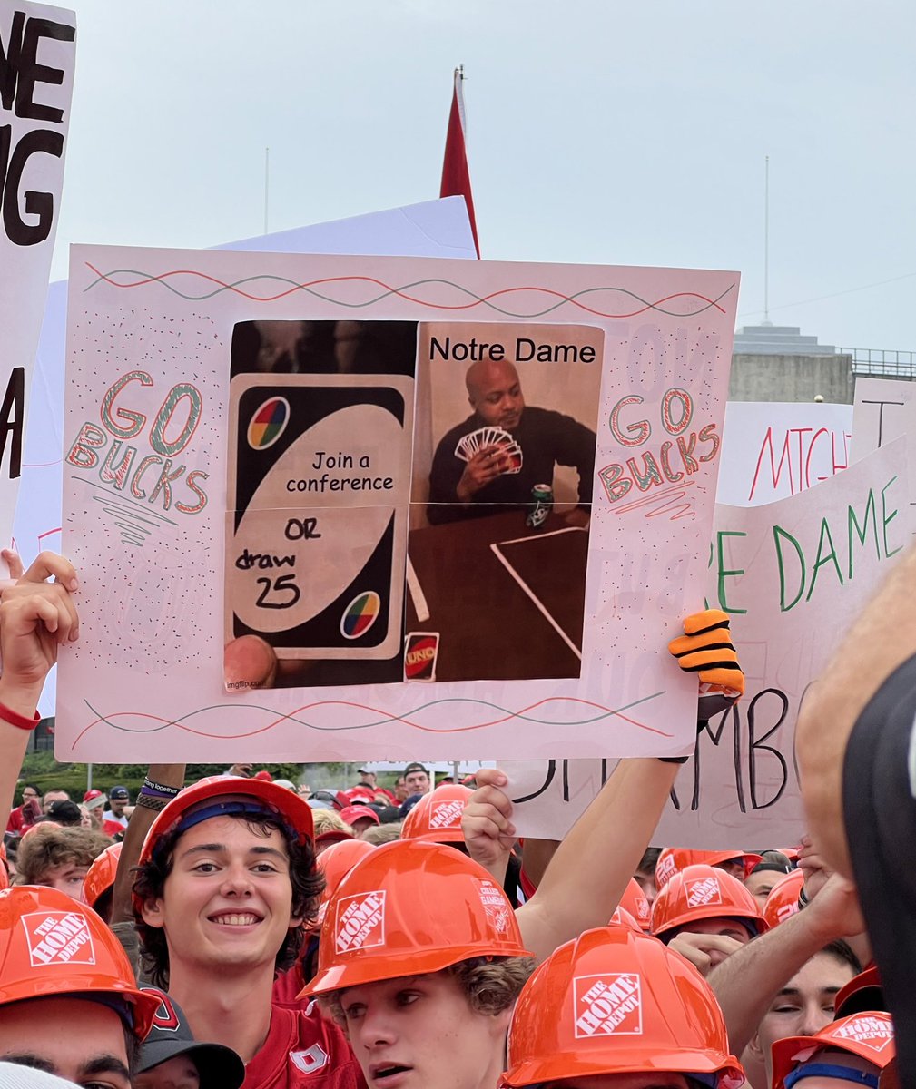 CollegeGameDay's tweet photo. hate when this happens https://t.co/CAPO1t4CqG