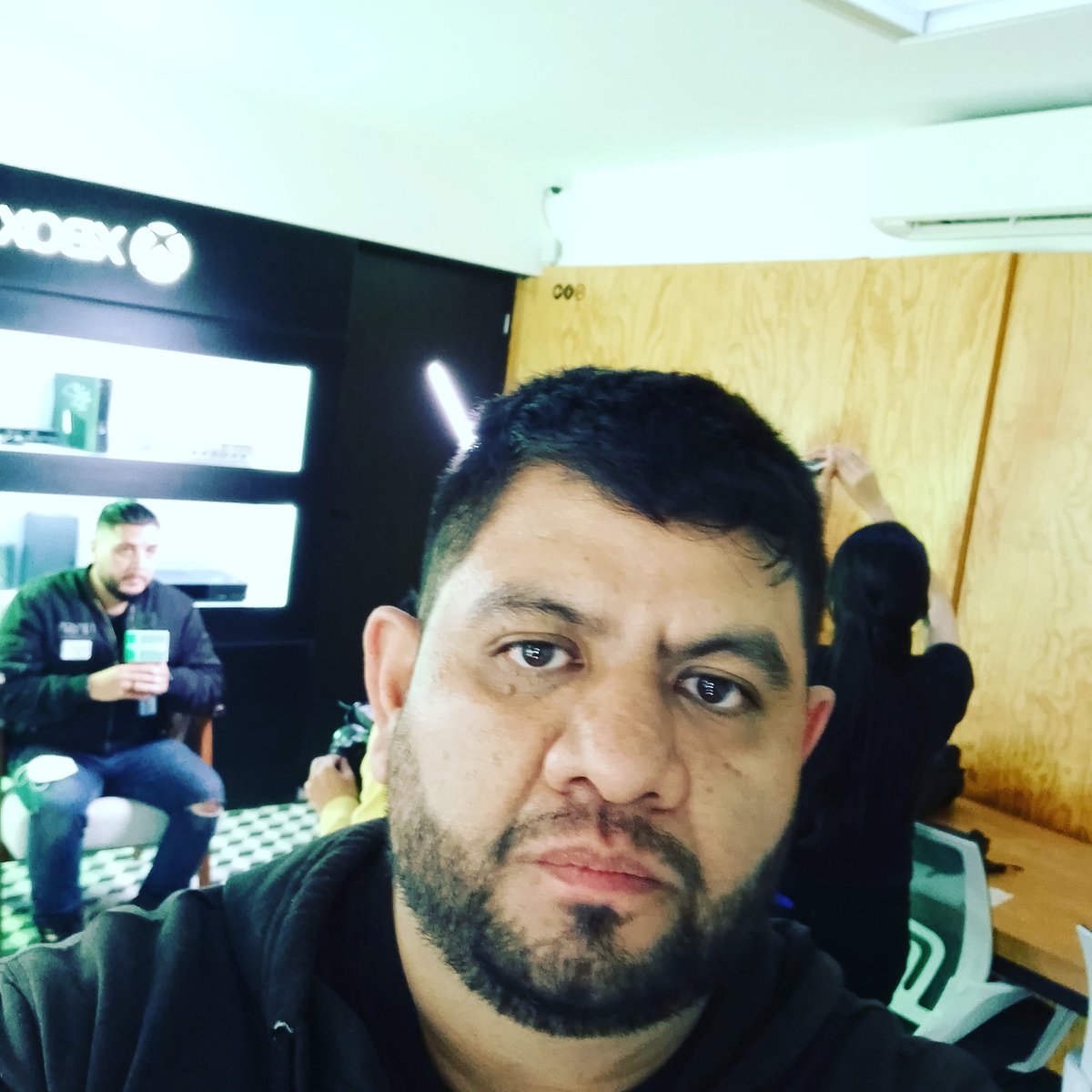 jfgearsfenix's tweet photo. Gran tarde en #xboxloft  @XboxMexico sin duda haciendo lo mejor por la comunidad. https://t.co/lNYJPQrAmF