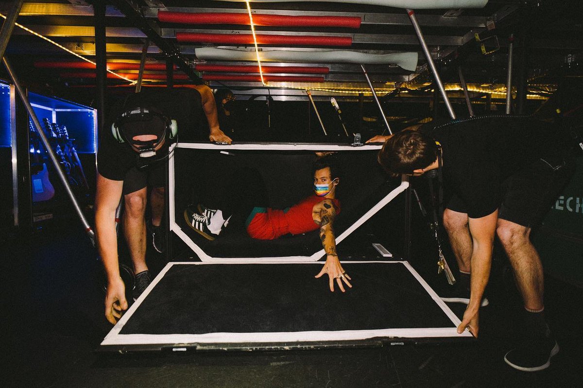 hsdaily's tweet photo. Harry via instagram: 

“Love On Tour. New York City VIII. September, 2022.” https://t.co/kB1soWw3qW