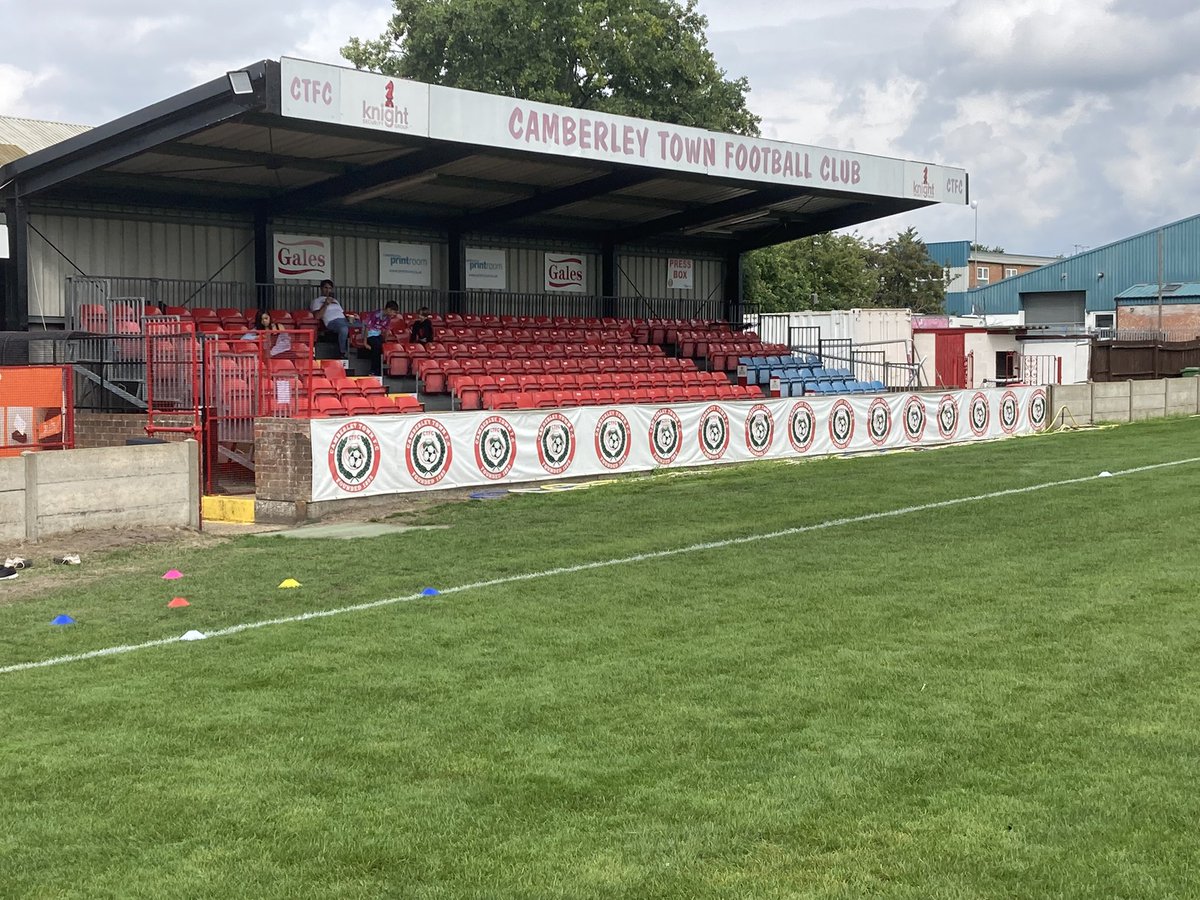 afcaldermaston's tweet photo. Pre Match Preparations 
@BagshotFC v @afcaldermaston 

#alders 🔴⚫️ https://t.co/2kYO6H7wwd