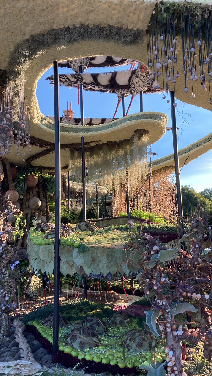 MiddendorpHL's tweet image. Yes! Corsowijk #HooiwegSchelfhorst heeft het bloemencorso @corsoeelde  weer gewonnen!!! Half jaar hard werken meer dan waard! 🎉🥳