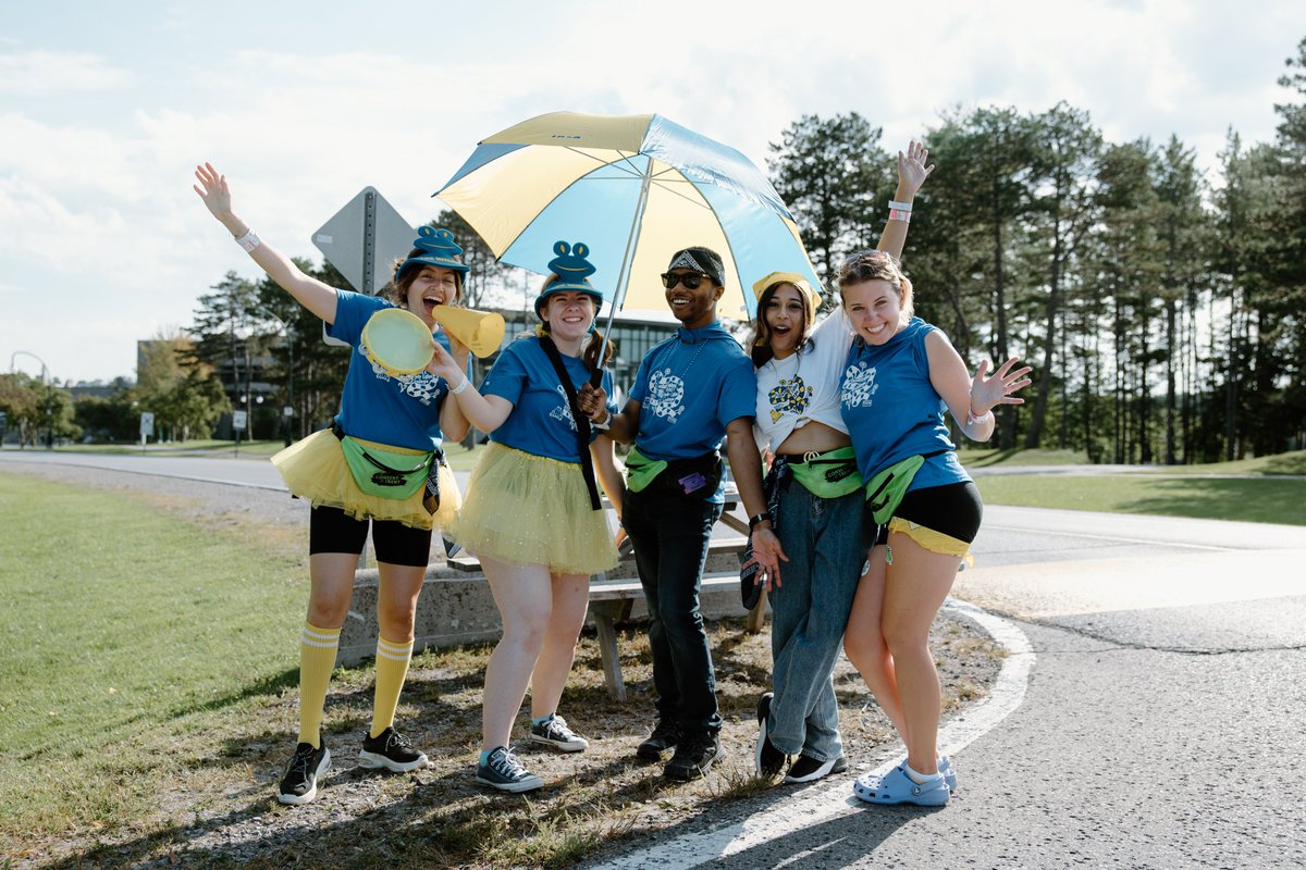 TrentUniversity's tweet photo. Welcome to #TrentU! Students and their supporters are arriving on campus and the energy is electric⚡️ our helpful staff from housing and the colleges are ready to get you moved into your new home at Trent. https://t.co/tU4jxXlT5T