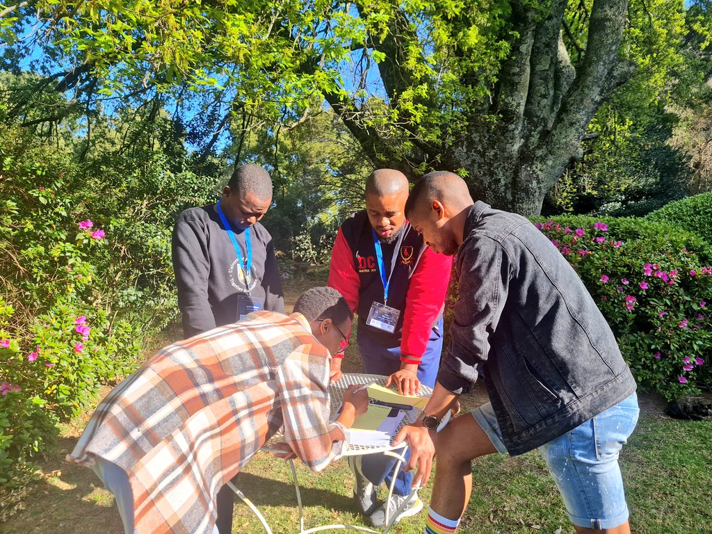 FES_SouthAfrica's tweet photo. We are back at Hogsback for the #FHAS youth leadership programme, where the 2021 cohort is passing the baton to the 2022 cohort. https://t.co/lBHzw8drsm
