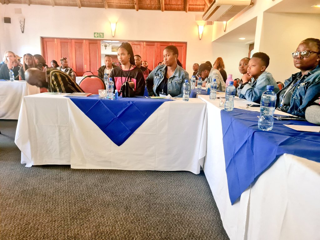 FES_SouthAfrica's tweet photo. We are back at Hogsback for the #FHAS youth leadership programme, where the 2021 cohort is passing the baton to the 2022 cohort. https://t.co/lBHzw8drsm