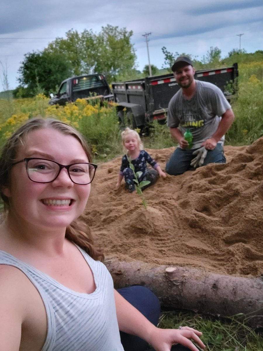 DegroodMegan's tweet photo. @KMkellyschmidt @KMElem Our Sand Pit is in for our Nature Based Kinders! So thankful for my dedicated family to help with this wonderful project. I cannot wait to see what our little learners will do with this space. 💙
#NatureBasedK #KoMetExcellence #creativekids #playislearning https://t.co/sry3LI8IQ7