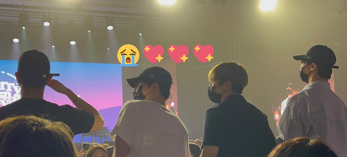 __astr223's tweet photo. 220903 JOTM in Seoul 🇰🇷🎶🎶
大好きな人たちに会うために韓国留学にきて１週間...言葉がわからない悔しさに慣れない生活、毎日家に帰ったら泣いていたけど今日は韓国に来て本当に良かったと心の底から思いました❕幸せな時間を고마워요😌🌹🤍
#차은우 #아스트로 #EUNWOO #ASTRO #アストロ @offclASTRO https://t.co/ODhD4Y6Y9m