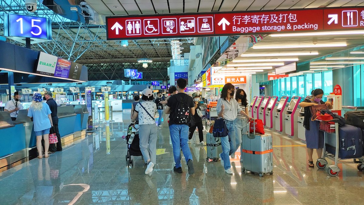 ★看影片：https://t.co/xKVOVm2mx3 疫情發生兩年多後，「 Terminal 2 of Taiwan Taoyuan International Airport.