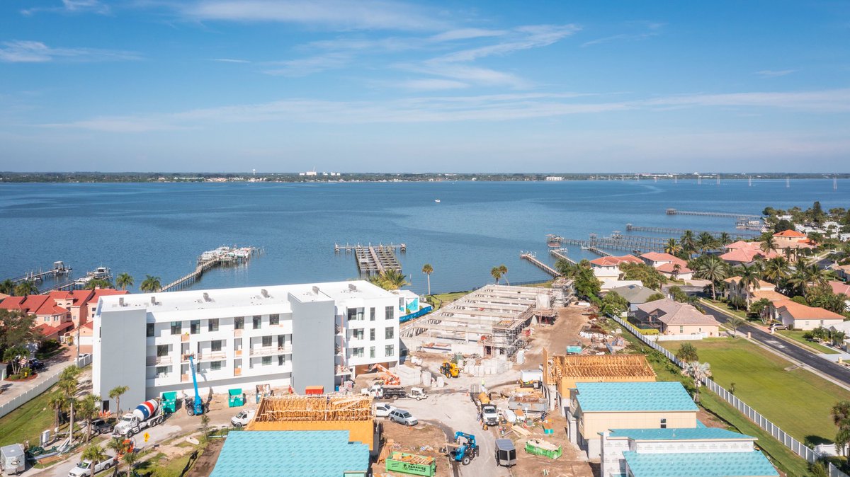HarborIslandBch's tweet photo. Construction progress!  Can’t beat those views! https://t.co/1SAVBVqVmc