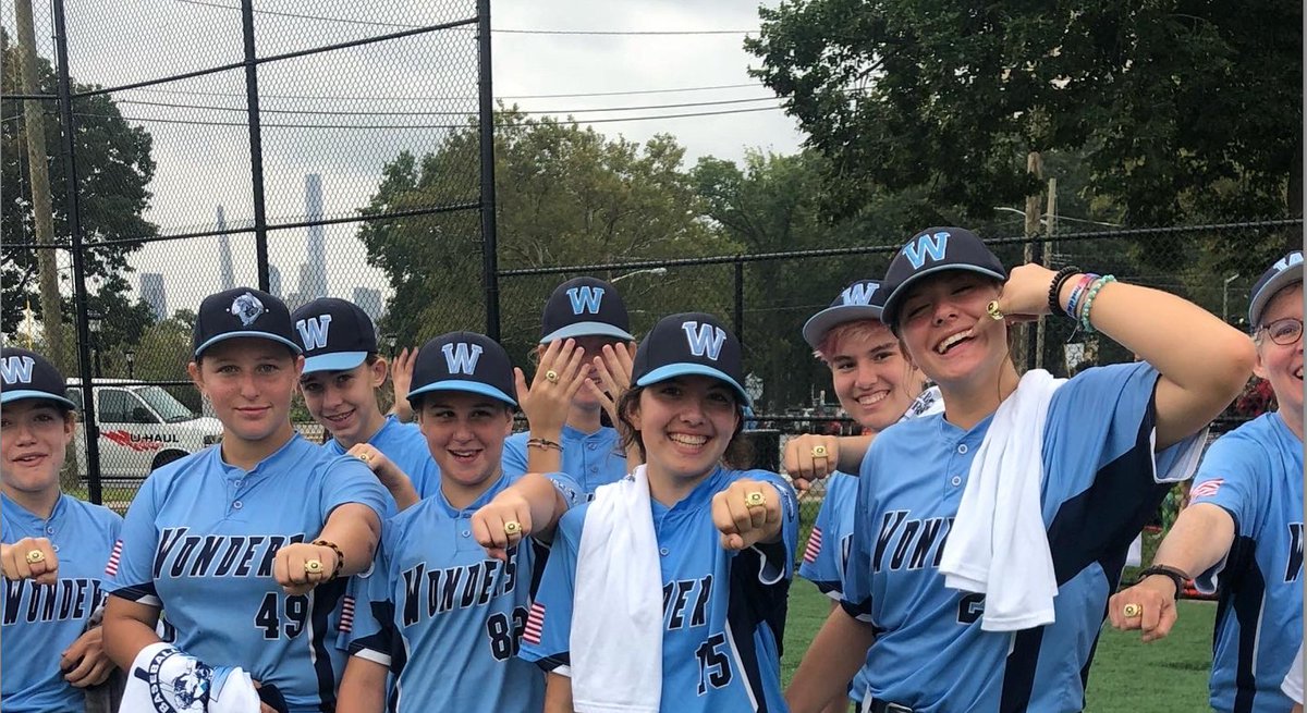 Hillary Clinton tweet media