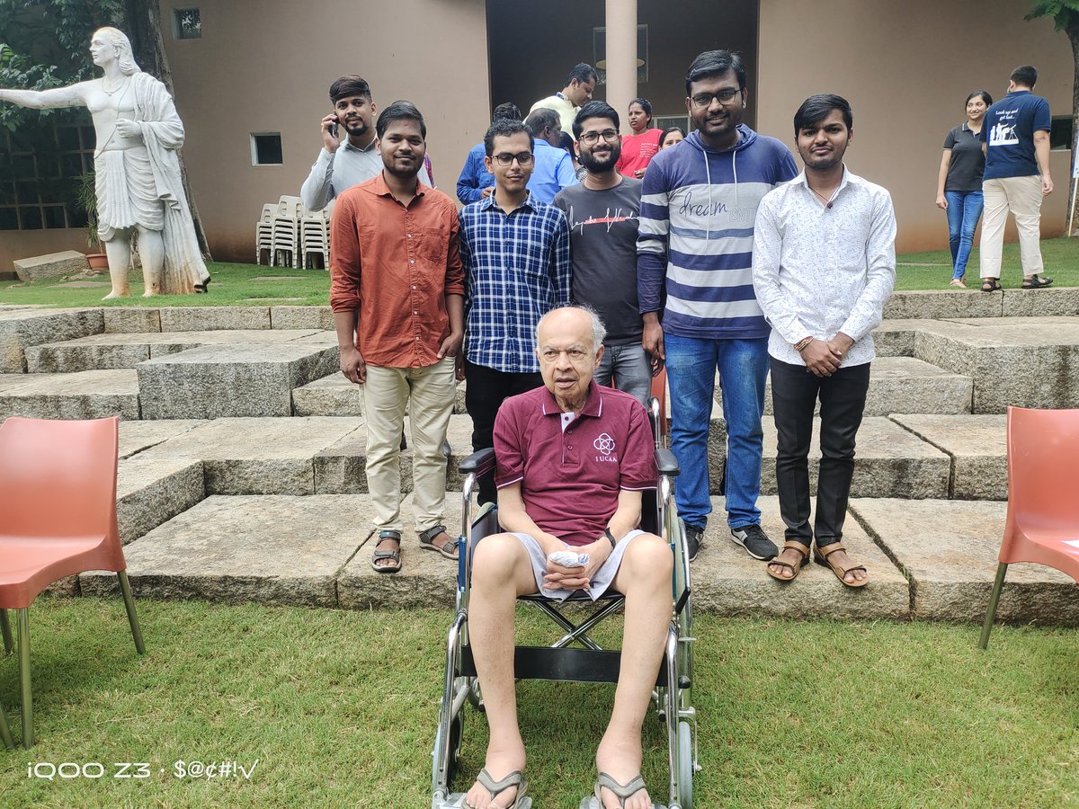 KoushalYash's tweet photo. Glad to meet Professor Jayant Narlikar, founder of @IUCAAstro . https://t.co/p70cFYE4f3