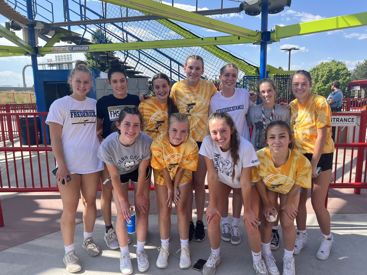 FHS Girls Volleyball tweet media