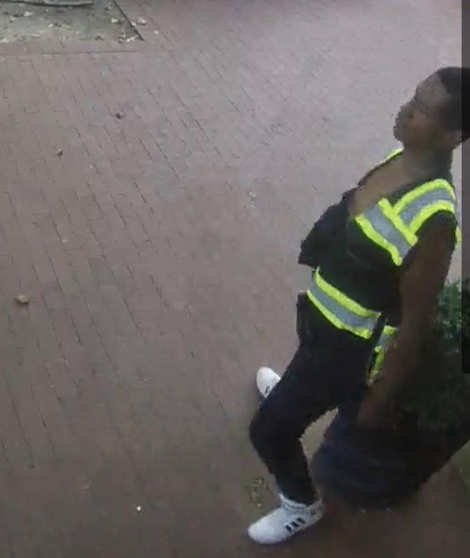 beauthaidc's tweet photo. Our #mtpleasant location was burglarized again this morning.  If you see or recognize this man (wearing a traffic vest and no shirt underneath) please call @DCPoliceDept immediately. https://t.co/QQj11foI35