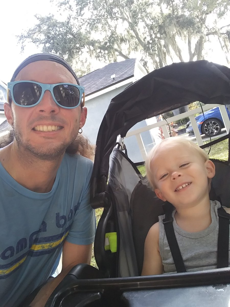 PunkRunnerEvan's tweet photo. Next Gen and myself did 6 miles this morning at 47:30, that's not fast enough. But it's 90F out, the only thing cool is my new @RaysBaseball shirt. Soundtrack by Fuel.  @runningpunks #USRunningPunks #VirtualRunClub #VRC #RunTampa #RunningDad https://t.co/GNHhCRm1RP