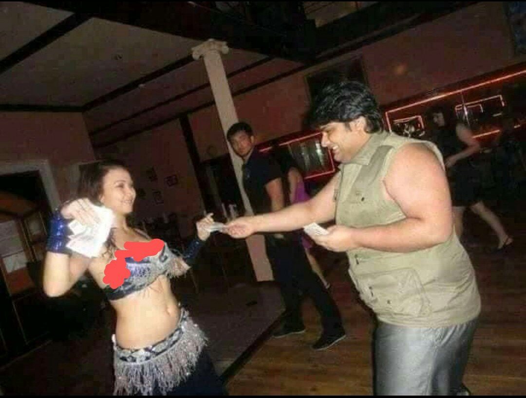 RizwanHajano12's tweet photo. یے ان حکمرانوں کی عیاشیوں بدکاریوں (شراب خوری, زنا خوری, رشوت خوری) کا نتیجا ہے جو غریب عوام کو بھگتنا پڑ رہا ہے!
خدا تو غریب کا دوست ہے !
#ShamePPP
#FloodsInPakistan #sindhfloods #sindhflood2022 #sindhneedshelp #SindhGovt
@BhuttoZulfikar
@sassi_bhutto https://t.co/y2xyeTUDjW