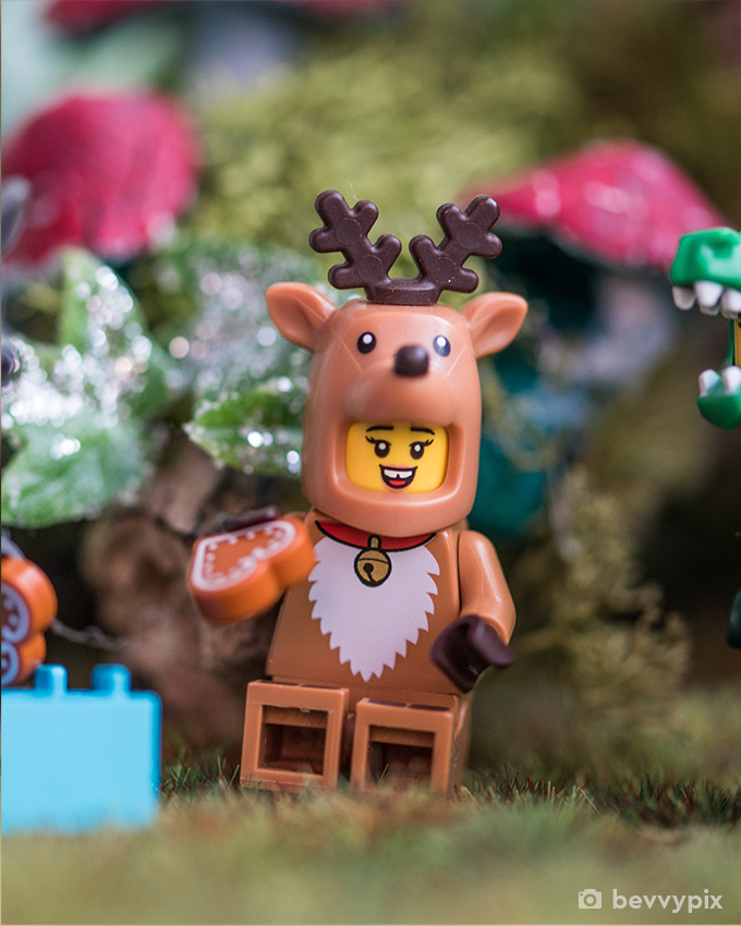 LEGO_Group's tweet photo. Say hello to LEGO Minifigure Series 23! 😍

📸 @bevvypix, @ChrisRosePhoto, @jennjaske, and sune_shoots_toys from @HeyBrickcentral and @stuckinplastic https://t.co/RJAHQo0zEe