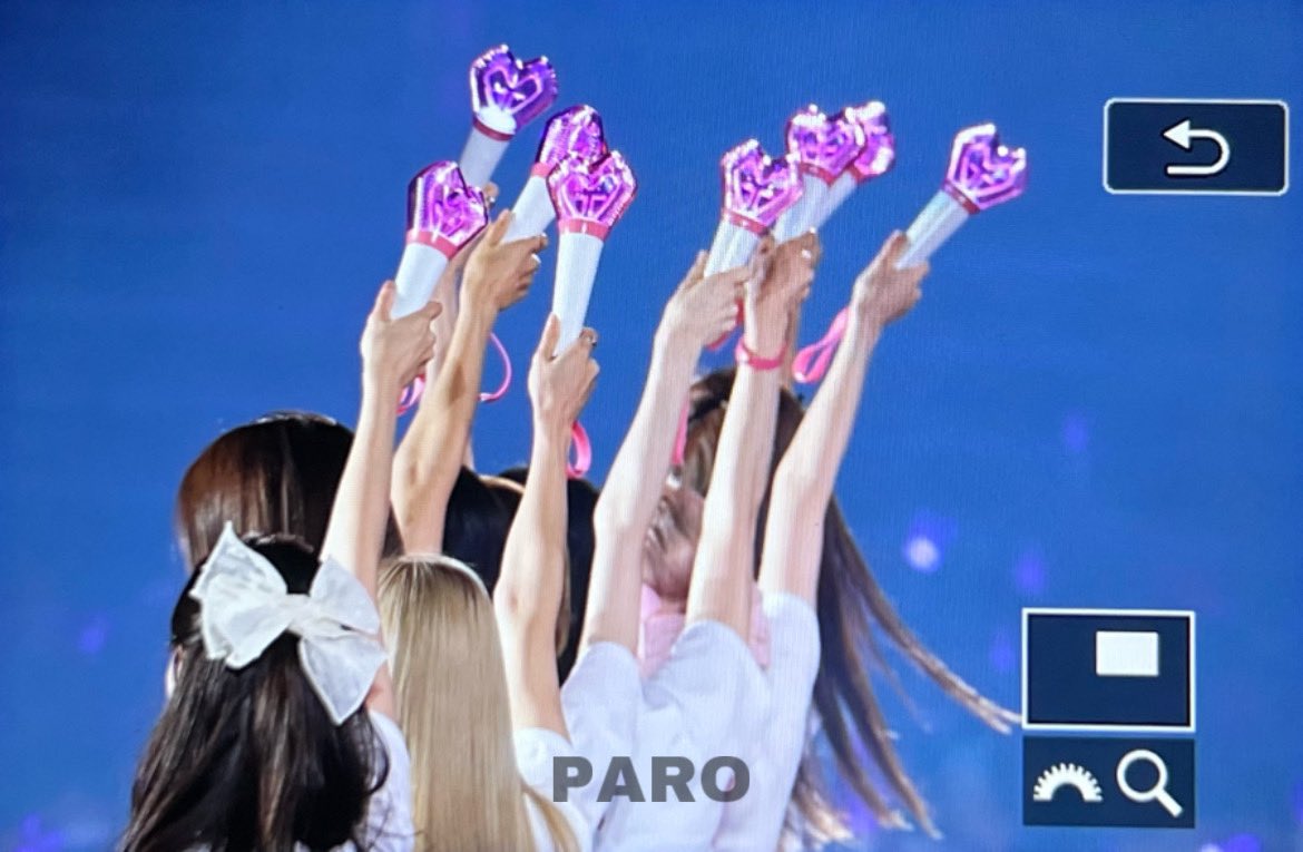 PARO_0805's tweet photo. 220903 소녀시대
#태연 #써니 #티파니 #효연 #유리 #수영 #윤아 #서현 #TAEYEON #SUNNY #TIFFANY #HYOYEON #YURI #SOOYOUNG #YOONA #SEOHYUN
#소녀시대 #SNSD https://t.co/TP8IPAWxge