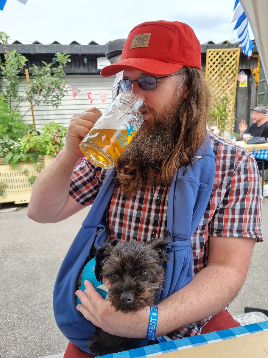 ASmallFi's tweet photo. Loving the lagers, tunes and company at @beerofsmod #SmodFest This little man is a total charmer! #SmolOfSMOD https://t.co/Mw3bkJ8sua